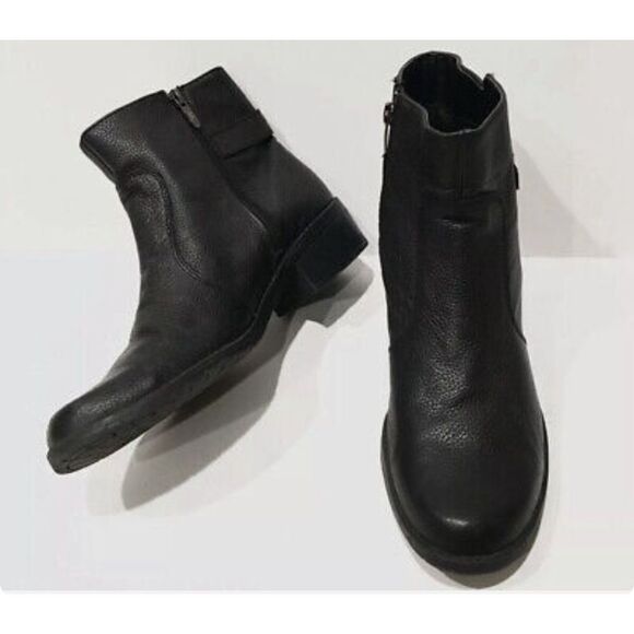 Anne Klein Lefty Boot  - Picture 6 of 8